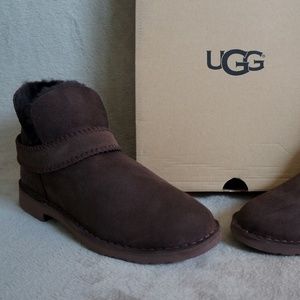 UGG MCKAY SUEDE / SHEEPSKIN BOOTS